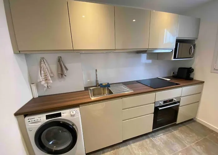 Antoine - Centre Apartment